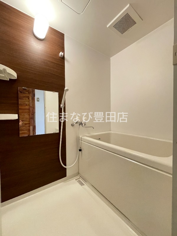 バス・シャワールーム　同型別部屋写真