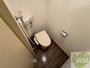 トイレ　こちらはトイレです。清潔感があり、安心して使用できます。