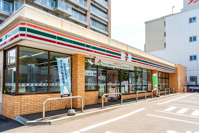 コンビニ　セブンイレブン札幌北5条東2丁目店（コンビニ）まで150m