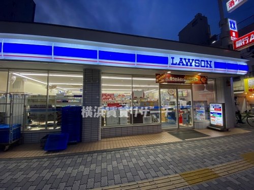 コンビニ　ローソン鶴見中央四丁目店（コンビニ）まで112m