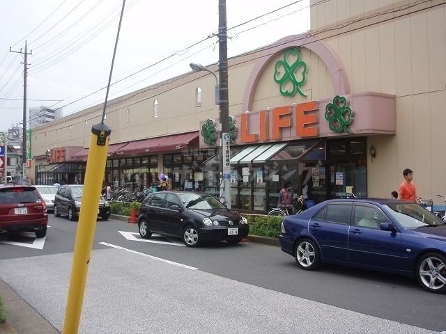 スーパー　ライフ中野新井店（スーパー）まで373m