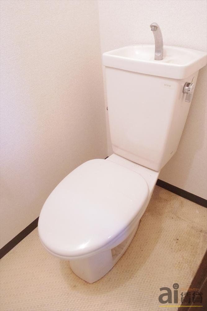 トイレ　※同仕様写真