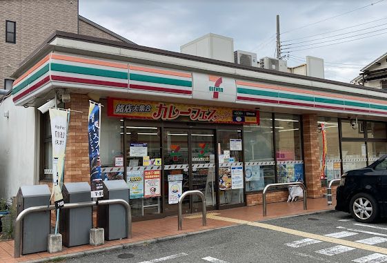 コンビニ　セブンイレブン 大阪万代5丁目店（コンビニ）まで150m