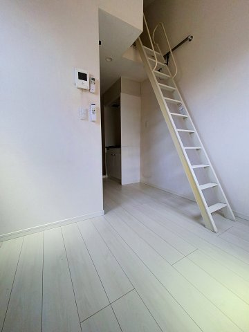 居室・リビング　こちらのリビングで趣味の時間をお楽しみください