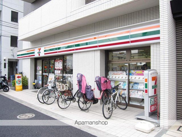 コンビニ　セブンイレブン（コンビニ）まで240m