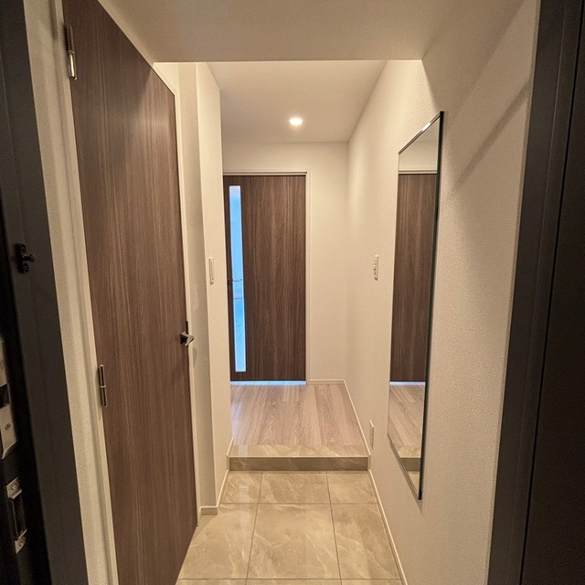 玄関　※写真は同タイプ住戸です。
