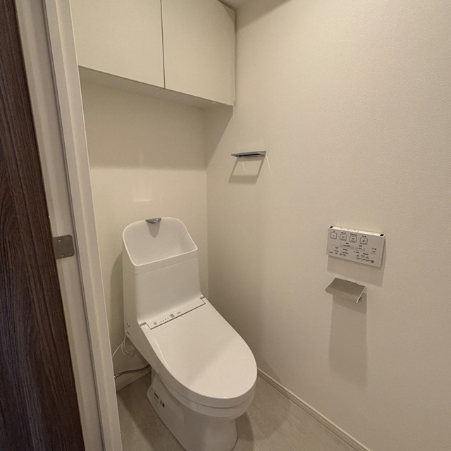 トイレ　※写真は同タイプ住戸です。