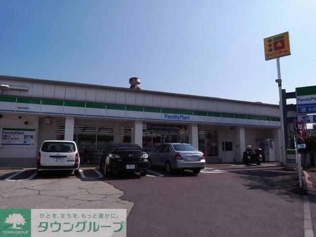 コンビニ　ファミリーマート辻堂神台店（コンビニ）まで411m