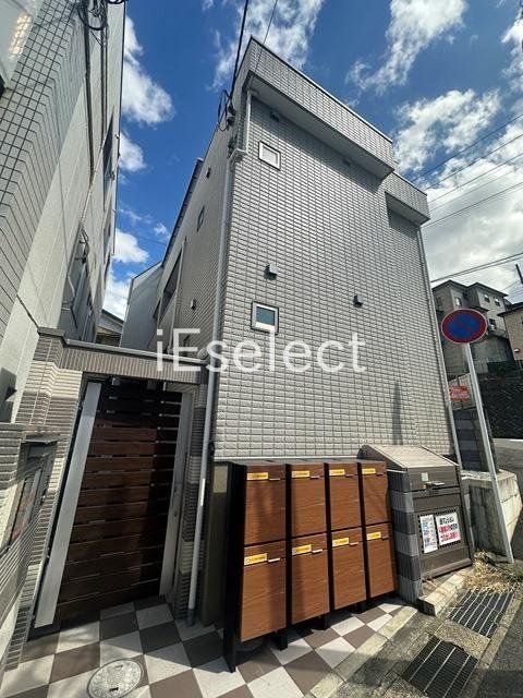 建物外観　稲毛駅から徒歩10分！バス停目の前です♪