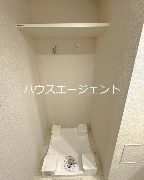 その他　洗濯機置き場は室内洗濯機置き場です