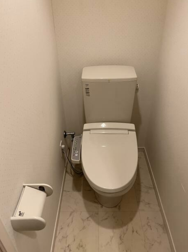 トイレ　別のお部屋の写真になります
