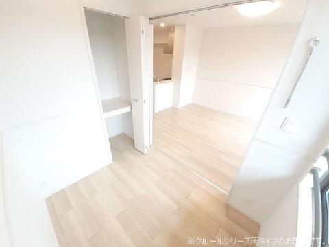 居室・リビング　室内