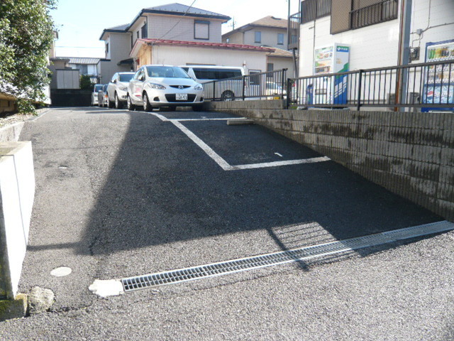 駐車場　駐車場（要空き確認）