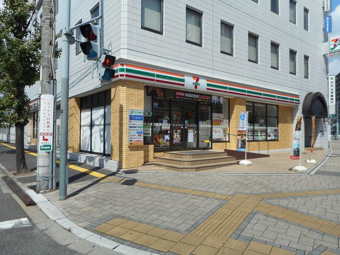 コンビニ　セブンイレブン広島家庭裁判所前店（コンビニ）まで597m