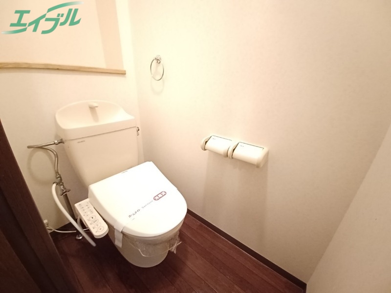 トイレ　別部屋反転写真です