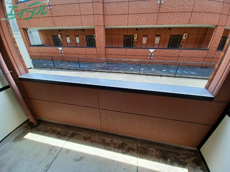 バルコニー　別部屋反転写真です