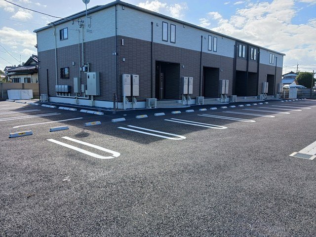 駐車場　駐車場があるので、車を買う予定の方も安心です