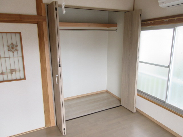 収納　洋室6帖のクローゼット。全居室に収納がついています。