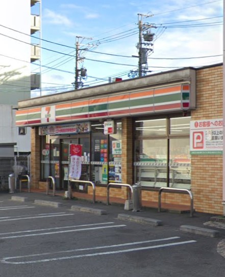 コンビニ　セブンイレブン 名古屋四番2丁目店（コンビニ）まで236m