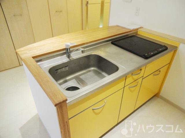 キッチン　この色！ＩＨコンロ、オール電化ですから！