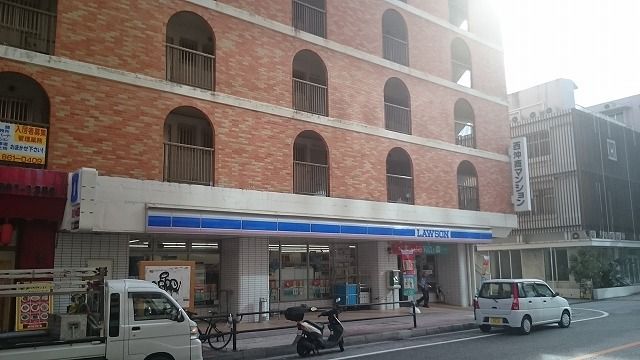 コンビニ　ローソン那覇西1丁目店（コンビニ）まで770m