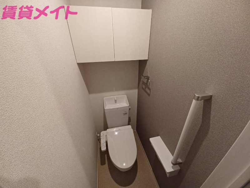 トイレ　同型参考写真