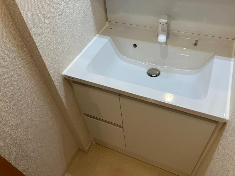 洗面設備　コンパクトで使いやすい洗面所