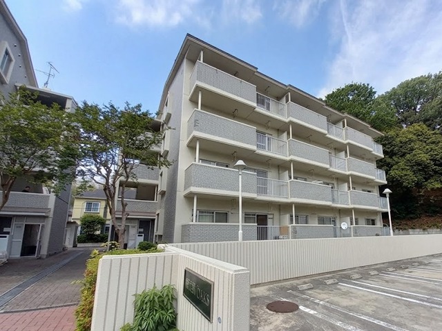 建物外観　右棟1～3号室
