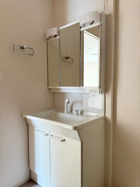洗面設備　同型写真