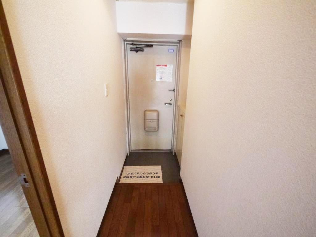 アークヒルズ小松島の玄関写真