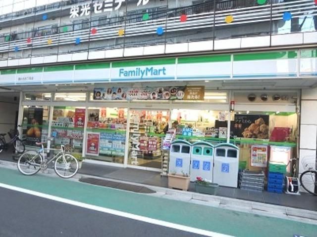 コンビニ　ファミリーマート（コンビニ）まで421m