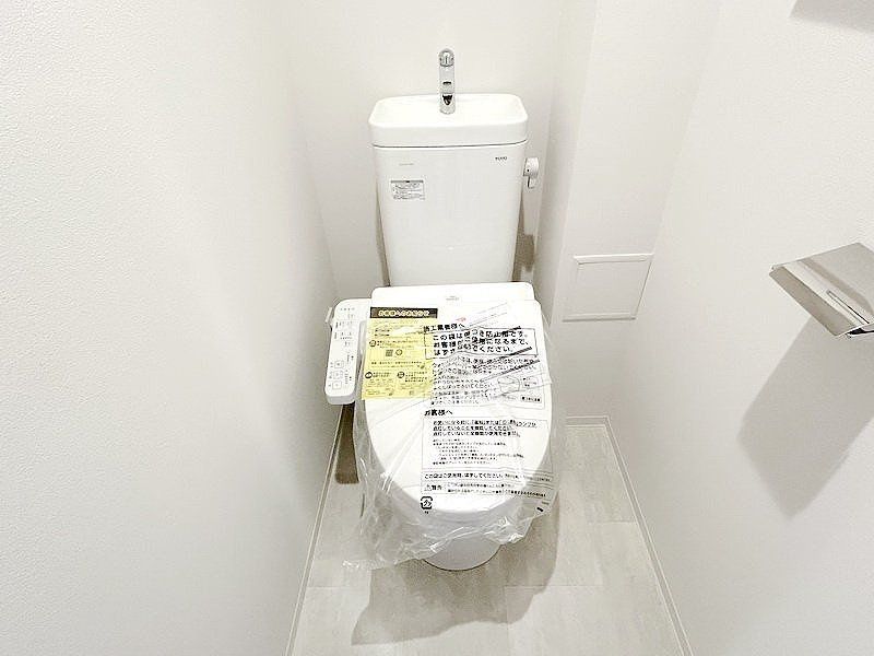 トイレ　※全て別号室のお写真。内装等参考にしてください。