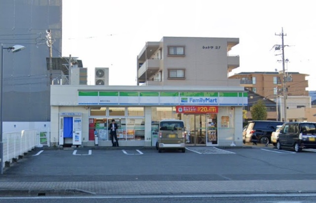 コンビニ　ファミリーマート　静岡大坪南店（コンビニ）まで100m