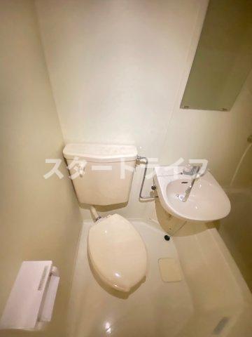 ＪＲ東海道本線 新大阪駅 徒歩7分 12階建 築32年のトイレ写真