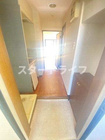 ＪＲ東海道本線 新大阪駅 徒歩7分 12階建 築32年の玄関写真