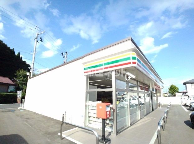コンビニ　セブンイレブン八戸小田店（コンビニ）まで1052m