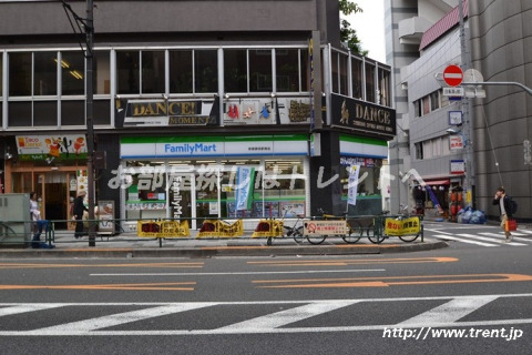コンビニ　ファミリーマート 新宿御苑駅西店（コンビニ）まで140m