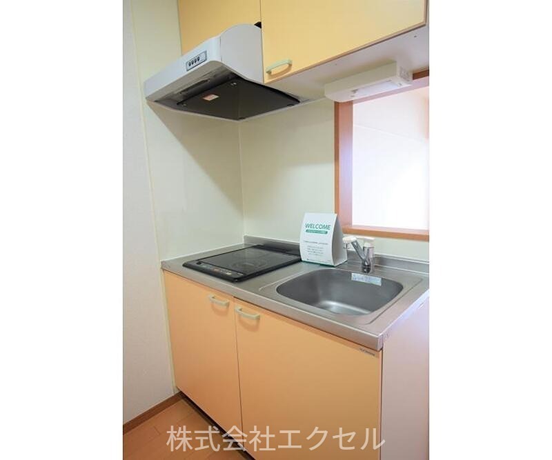 キッチン　人気のカウンターキッチン、IHヒーター付きです。