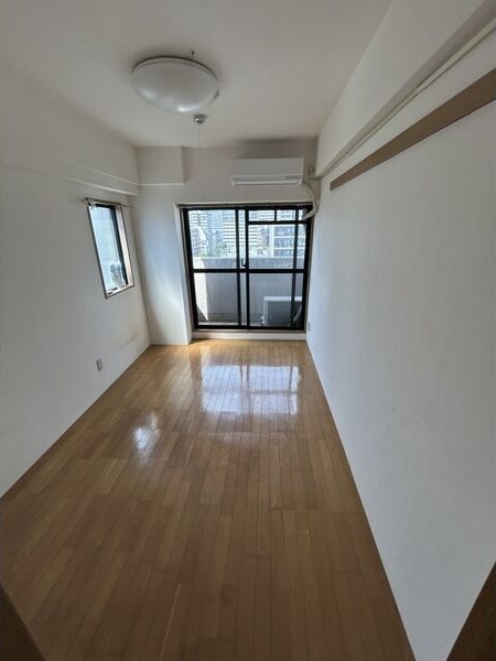 地下鉄長堀鶴見緑地線 谷町六丁目駅 徒歩3分 10階建 築29年の居間写真
