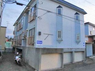 ＪＲ函館本線 稲積公園駅 バス乗車時間：7分 最寄りバス停で下車 徒歩3分 築33年