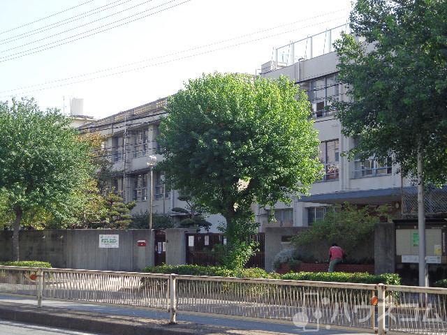 中学校　市立東淀中学校（中学校）まで250m