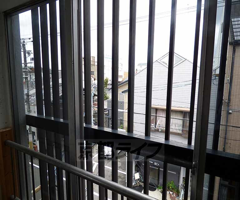 眺望　目の前は美容室があります