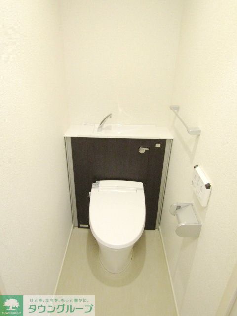 東急池上線 洗足池駅 徒歩5分 4階建 築9年のトイレ写真
