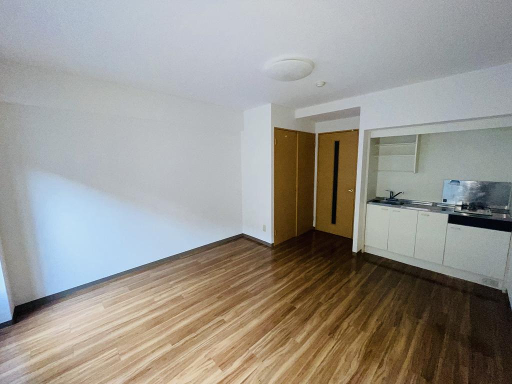 ブランドール河原町プラザの居間写真