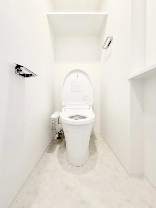 地下鉄鶴舞線 浄心駅 徒歩7分 10階建 築1年のトイレ写真