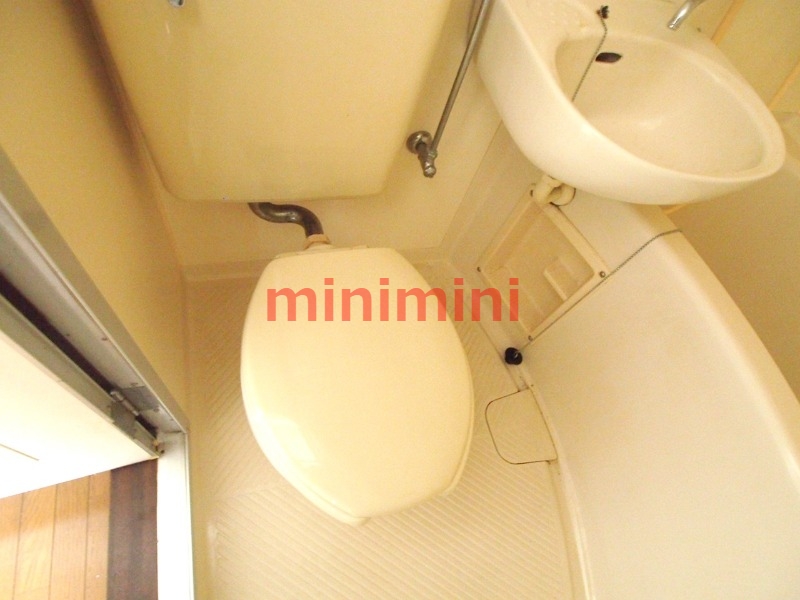 阪急京都線 高槻市駅 徒歩25分 3階建 築37年のトイレ写真