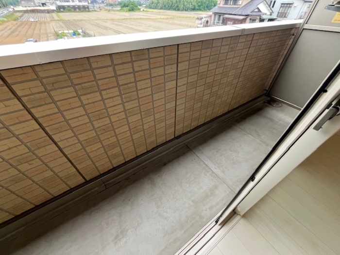 ＪＲ白新線 新潟駅 3階建 築10年の内装写真