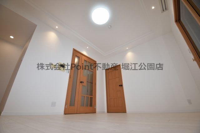 地下鉄長堀鶴見緑地線 谷町六丁目駅 徒歩2分 12階建 築23年の居間写真