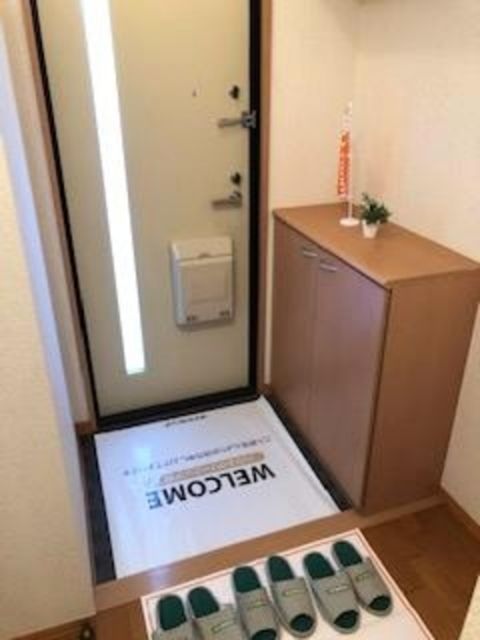 ＪＲ陸羽東線 古川駅 バス乗車時間：15分 最寄りバス停で下車 徒歩7分 2階建 築26年の玄関写真