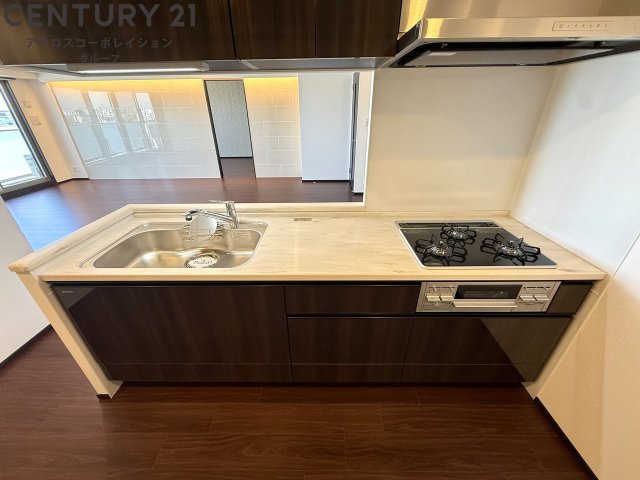 キッチン　3口ガスコンロ付で機能的なキッチンです！
